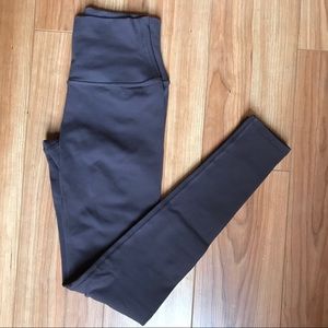 Airbrush Legging in Raisin (XXS) - Alo Yoga
